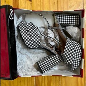 Never worn Sam Edelman Circus heels size 11W